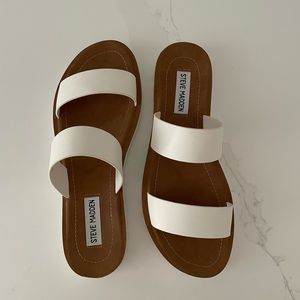 Steve Madden Flats / Sandals - white & tan - 7.5
